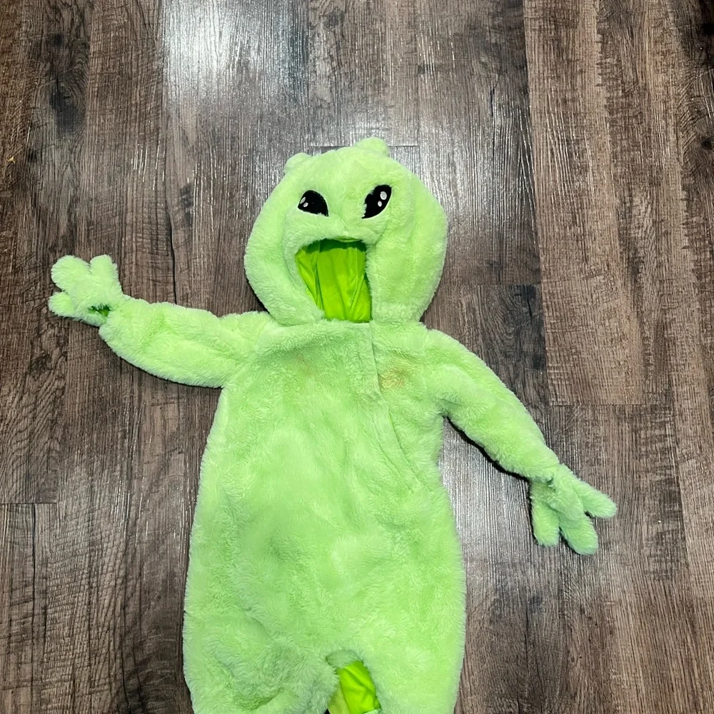 Pottery Barn Kids Lime Green Alien Costume - Picture 2 of 2